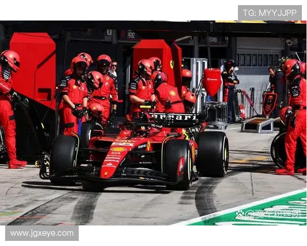 F1车坛最新动态：车队人员变动与赛季竞争格局全面解析深度观察