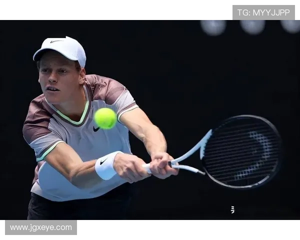 网球新星突破自我创造历史，勇夺大满贯首冠震惊赛场