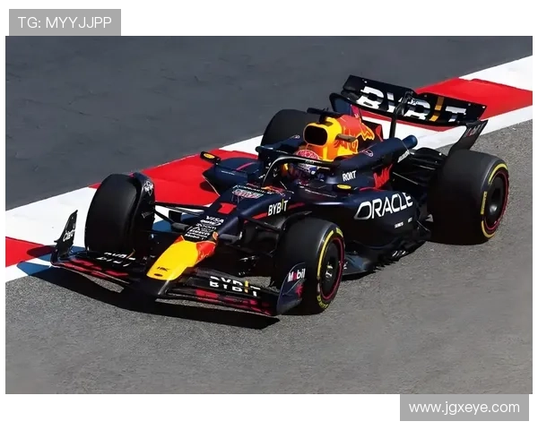 F1赛事最新动态：红牛车队引擎优势明显，维斯塔潘再度夺冠创造历史纪录