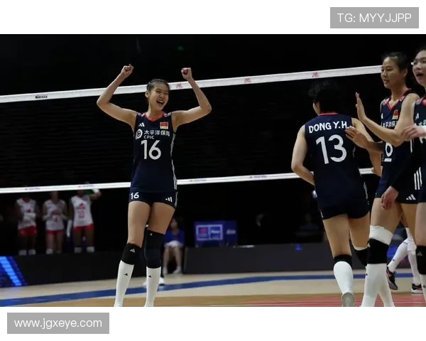中国女排逆袭成功力克强敌，跻身世界杯四强迎来新希望