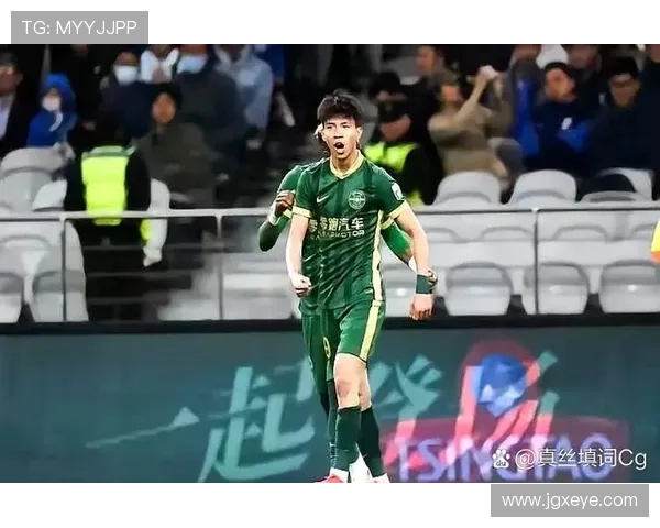 中国足球队备战亚洲杯，全新阵容亮相，年轻球员成新亮点