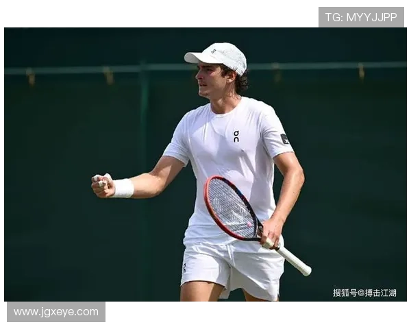 网球名将冲击大满贯历史新纪录 赛季末决战成焦点